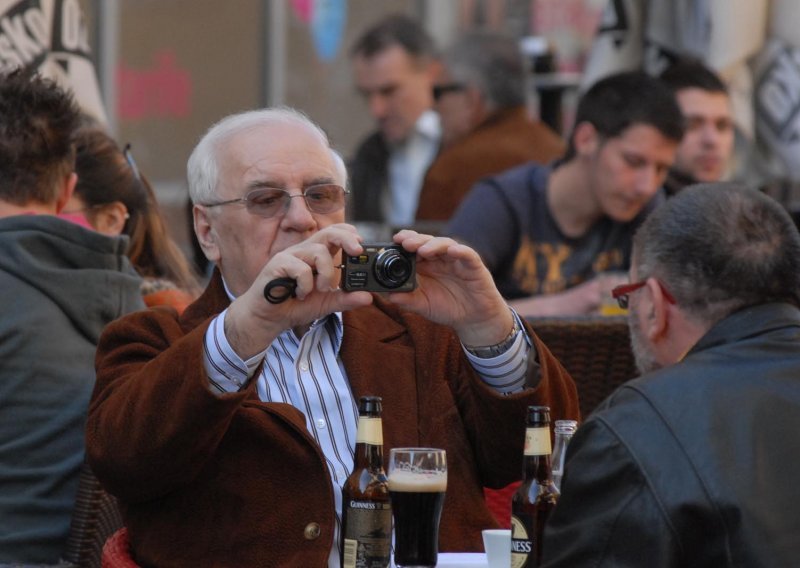 Koga sada fotografira Božo Biškupić?