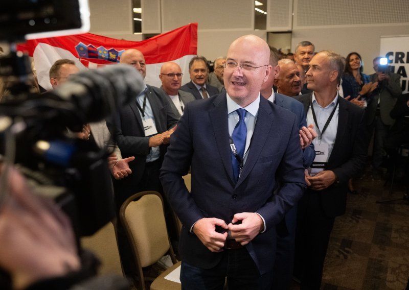 Osnovana nova stranka Marija Radića, na saboru viđena zastava s prvim bijelim poljem