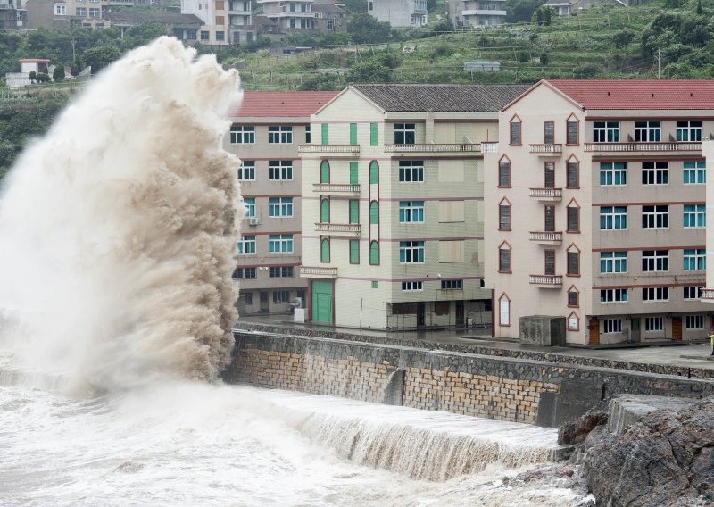 Tajfun odnio dva života u Japanu, ukupno 400.000 pozvano na evakuaciju