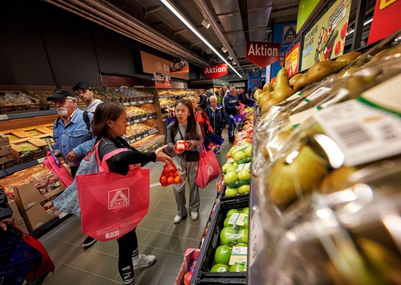 Poznati lanac supermarketa obmanjivao potrošače, pali su na ananasu