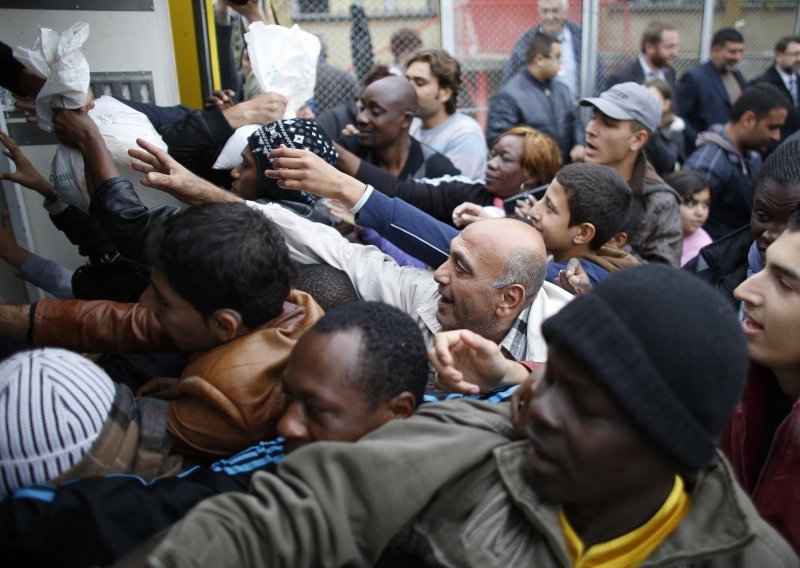 Više od 700 imigranata iz Maroka krenulo u Španjolsku