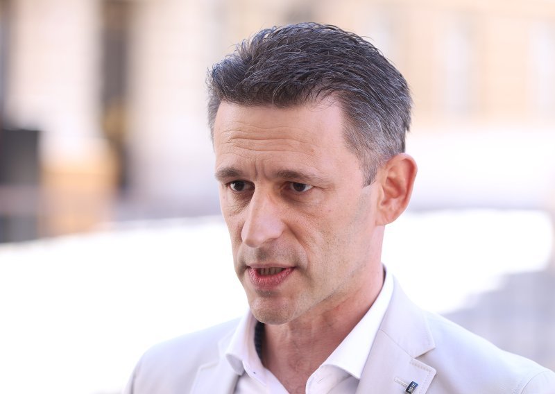 Petrov protiv slanja vojnika u Ukrajinu: 'Sutra je Wiesbaden, nakon toga Harkiv'