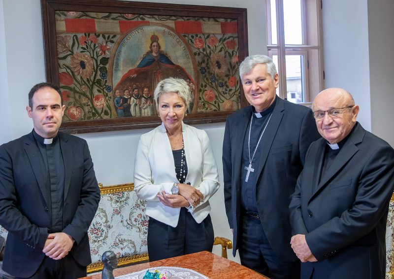 Veleposlanica kod biskupa Košića umjesto u Glini: Je li pukla tikva između Pupovca i Vučića?