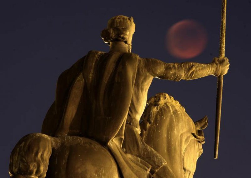 Spektakularne snimke pomrčine Mjeseca nad Hrvatskom