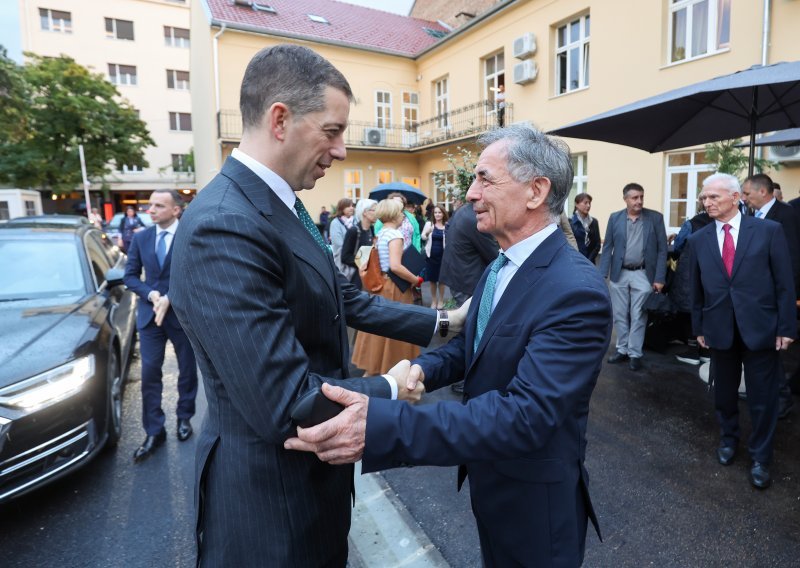 Otvoren obnovljen Srpski kulturni centar: Vučić poslao odanog Marka Đurića