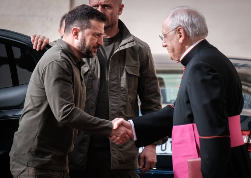 Zelenski u posjetu Vatikanu: 'Računamo na pomoć Svete Stolice u oslobađanju Ukrajinaca u zarobljeništvu'