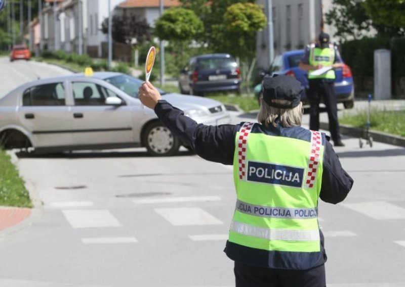 Kazne od 150 kuna policajka naplaćivala 150 eura