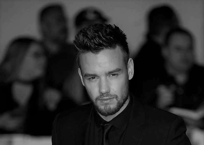Po snimkama fanova ispred hotela u kojem je Liam umro, vidi se u kakvom je stanju bio prije smrti
