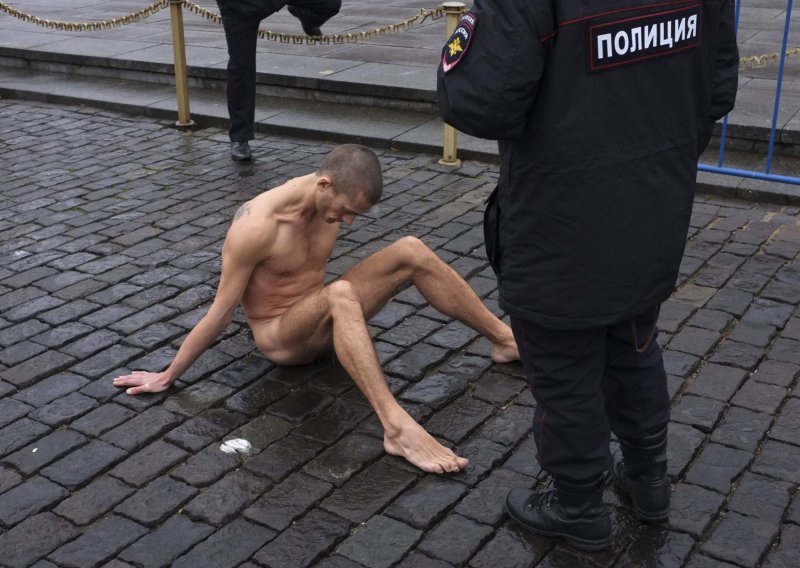 Zbog prikovanih genitalija prijeti mu pet godina zatvora