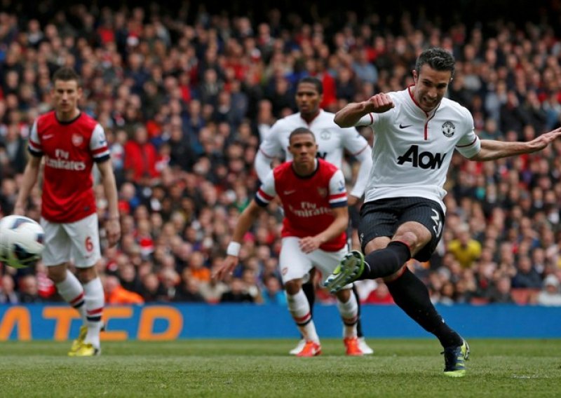 'Neprijatelj' Van Persie lišio Arsenal pobjede u derbiju