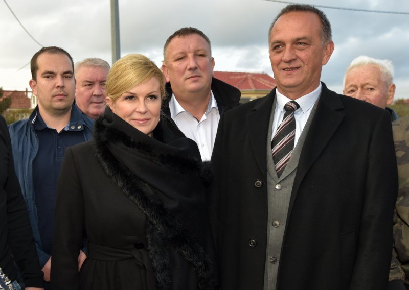 Osuđen bivši HDZ-ov načelnik Škabrnje. Na račun općine kupio odijela, papuče, Halidov CD, juneći but bez kosti...
