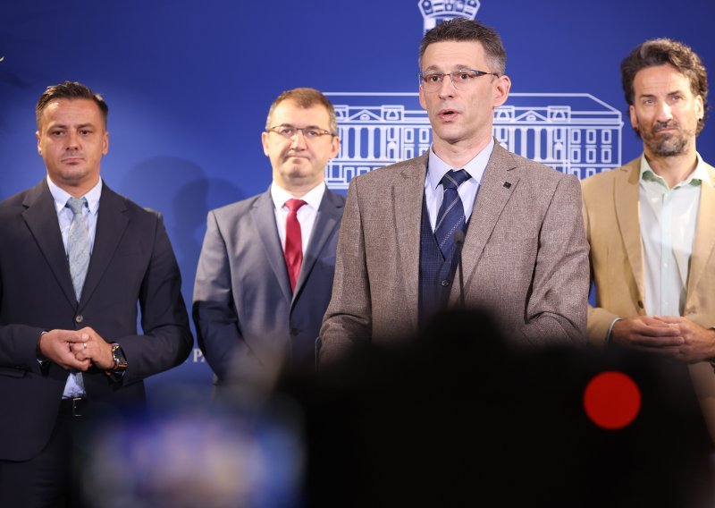 Oporba na nogama: Premijer je lagao i obmanjivao javnost