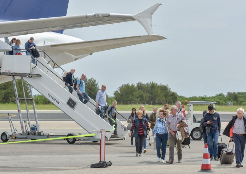 Hoće li se naplaćivati porez na često letenje avionom? Evo kako bi to funkcioniralo