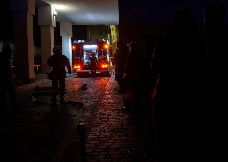 Kijevljani u skloništima, Rusi napadaju dronovima