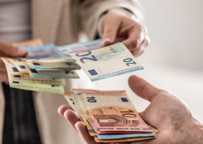 Podaci DZS-a otkrivaju koliko je iznosila prosječna plaća u kolovozu