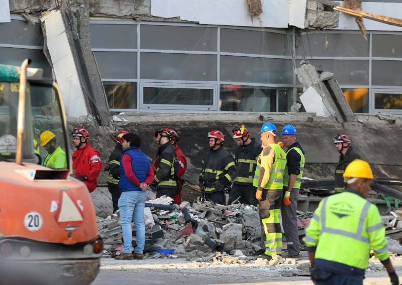 Tužiteljstvo traži pritvor za uhićene zbog tragedije u Novom Sadu, jedna osoba u bijegu
