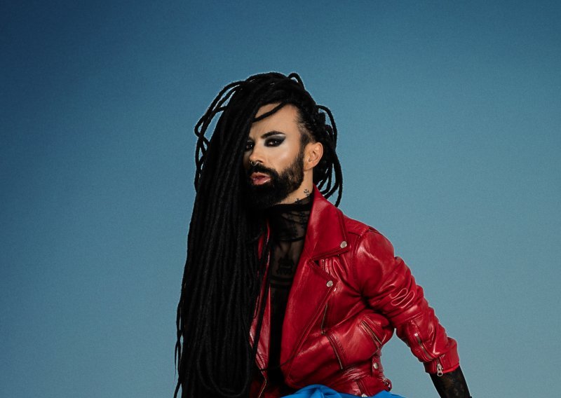 Božo Vrećo otkrio što mu daje 'nadnaravnu snagu' na sceni: 'Još uvijek su to visoke potpetice i moji talismani'