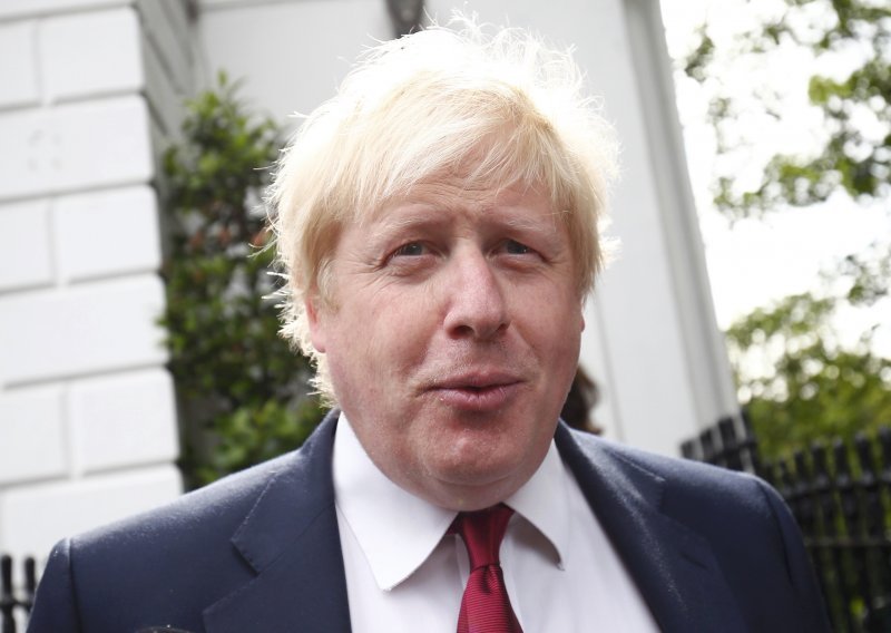 Boris Johnson pozvao zastupnike da podrže Theresu May
