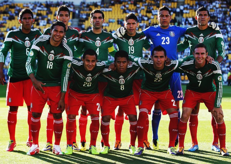 Meksiko ima petoricu u obrani, a igra napadački?!