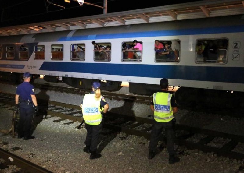Hrvatski vlak po prvi će put izbjeglice iskrcati u Sloveniji