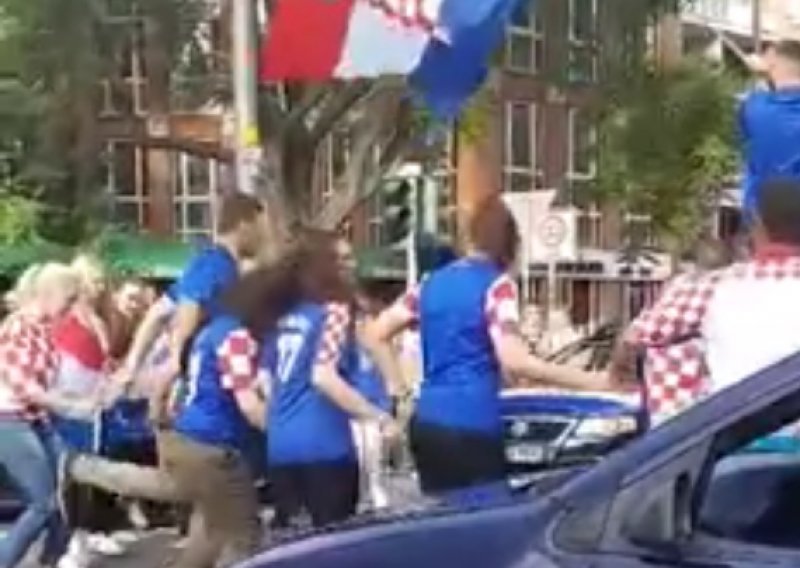 Ono kad Hrvati slave pobjedu, pa opletu užičko kolo