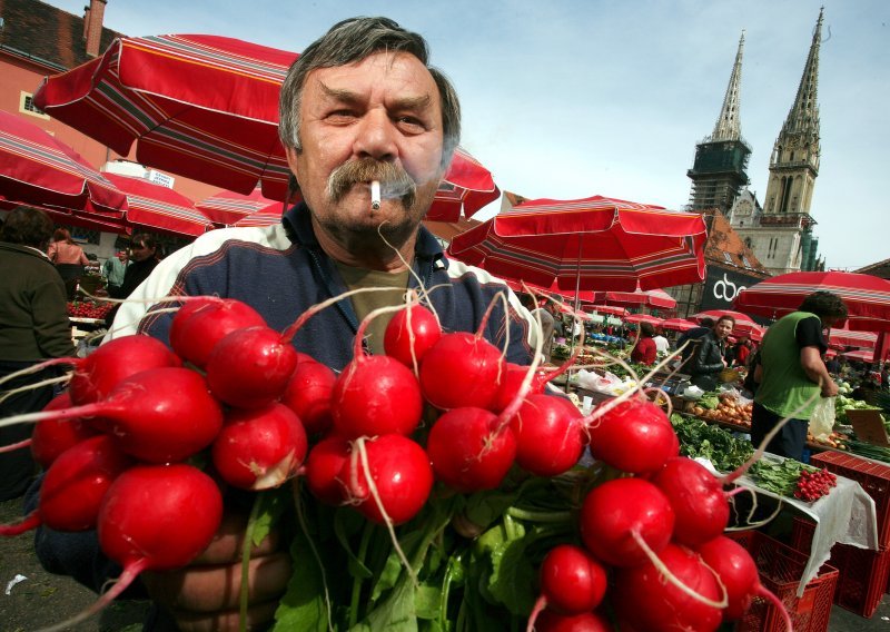 Grci i dalje puše