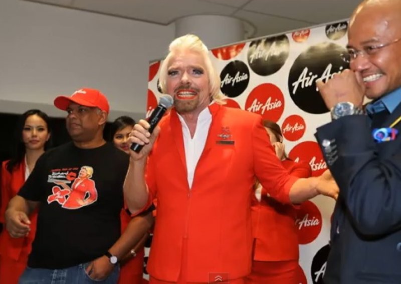 Richard Branson radio kao stjuardesa