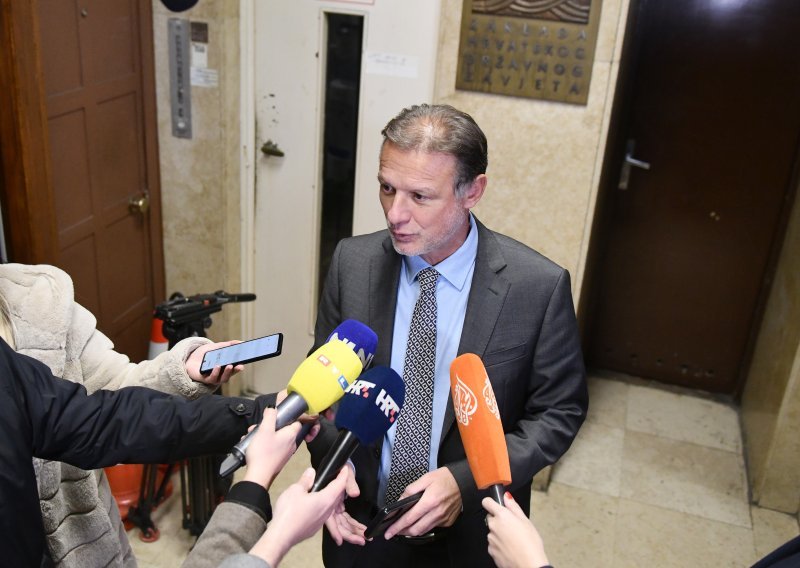 Zasjeda vrh HDZ-a: Beroš, Roić i Rotim bit će suspendirani iz stranke