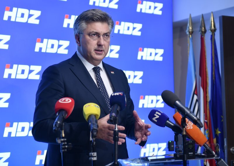 Plenković: Gdje su ostavke neurotičnog Hajdaš Dončića i ostale male djece u pješčaniku?