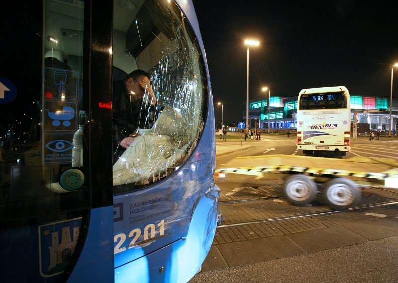 U Zagrebu sudar autobusa i tramvaja