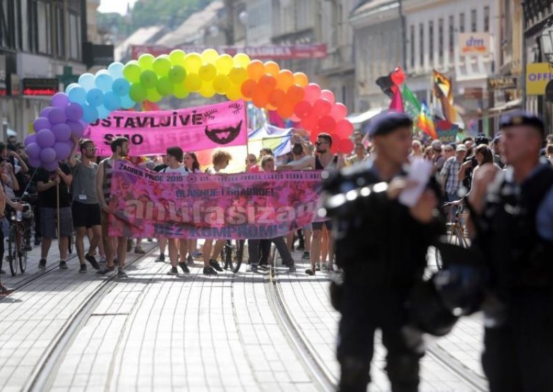Tisuće na Povorci ponosa poručile: 'Ostavite fašizam u svom šatoru'