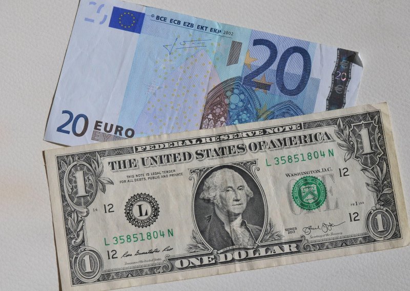 Euro ojačao naspram dolara: Popušta inflacija u SAD-u, svijet čeka odluke Trumpa