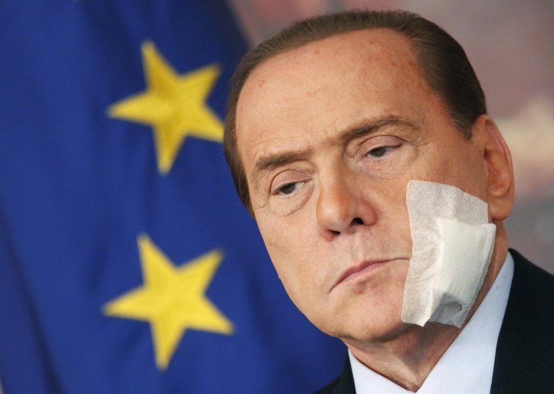 Talijanski tisak osuđuje 'glup potez' Berlusconija