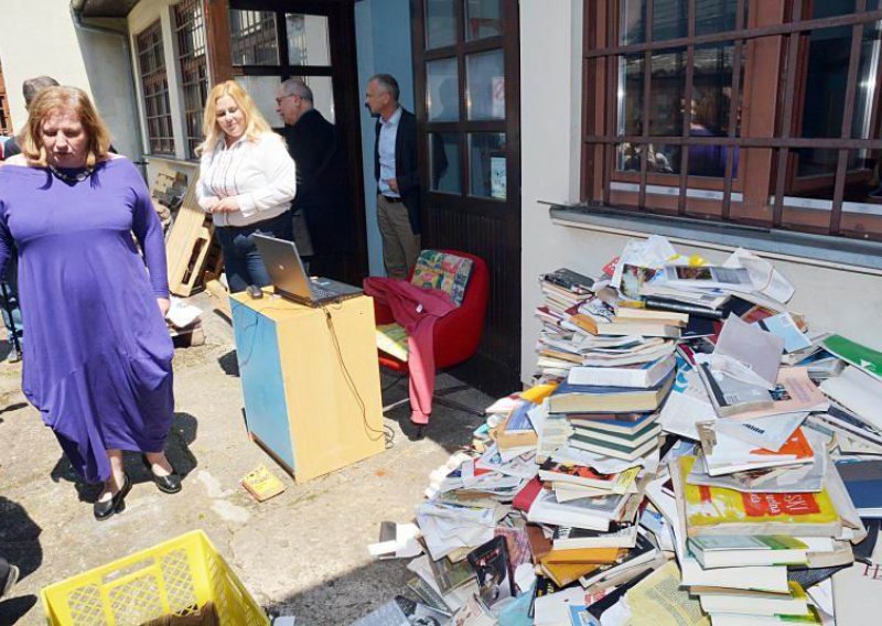 UNESCO obnavlja jednu od poplavljenih knjižnica