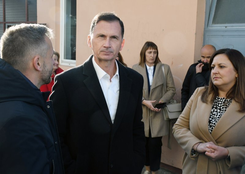 Primorac u posjetu Novskoj o sigurnosti građana i znanju kao prioritetu