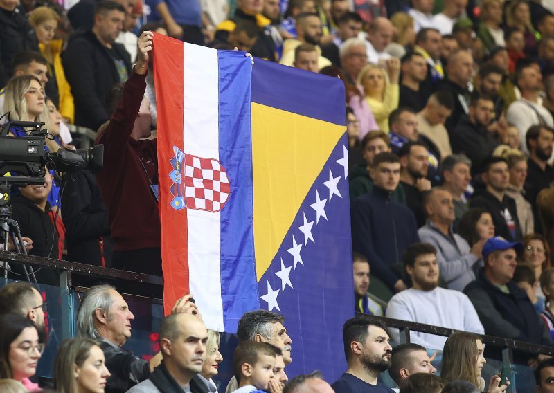 Slika koja je obišla regiju i postala viralni hit; najljepši trenutak s utakmice Hrvatske i BiH