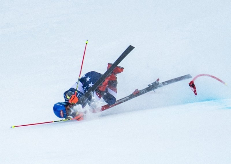 Mikaela Shiffrin oglasila se nakon teškog pada: Jednostavno se ne mogu pomaknuti...