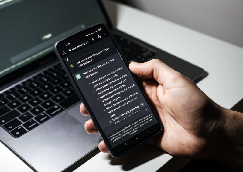 Ako utipkate ovo ime u ChatGPT, on ga odbija prepoznati. Zasad nitko ne zna zašto