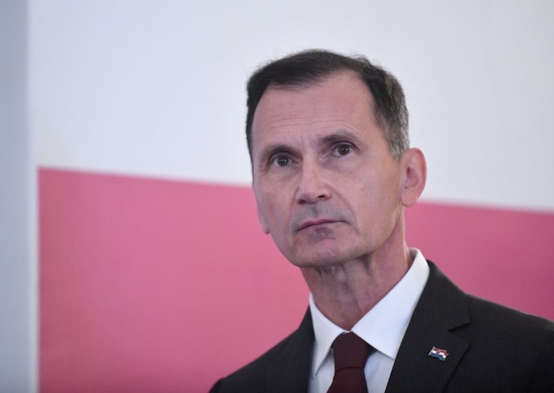 Javio se Primorac: 'Hrvatska nema vremena za čekanje'