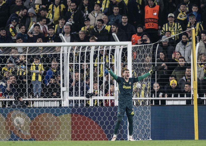 Evo koliko bi Dinamo zaradio ako Fenerbahče proda Livakovića