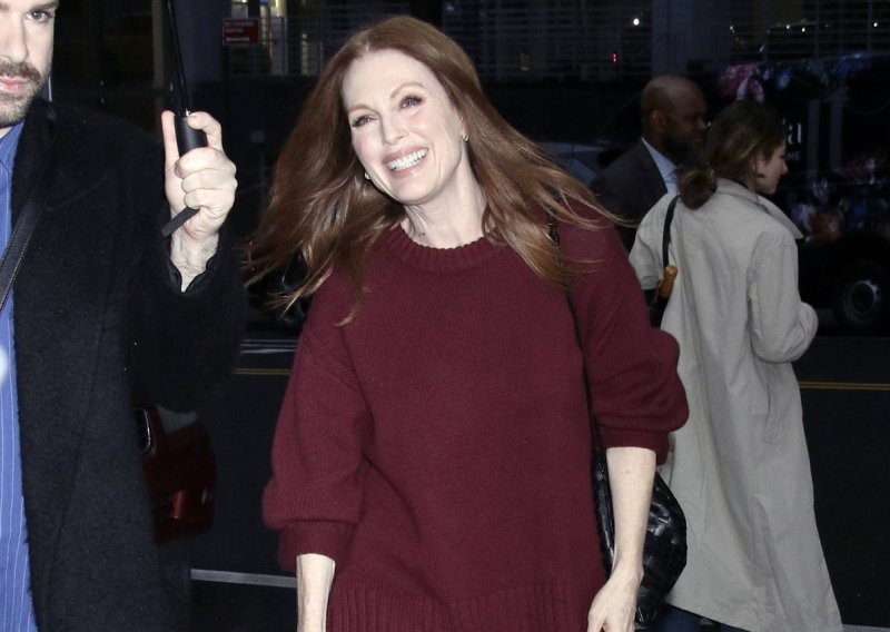 Julianne Moore stilizirala hit nijansu za kojom svi luduju na posve neočekivan način