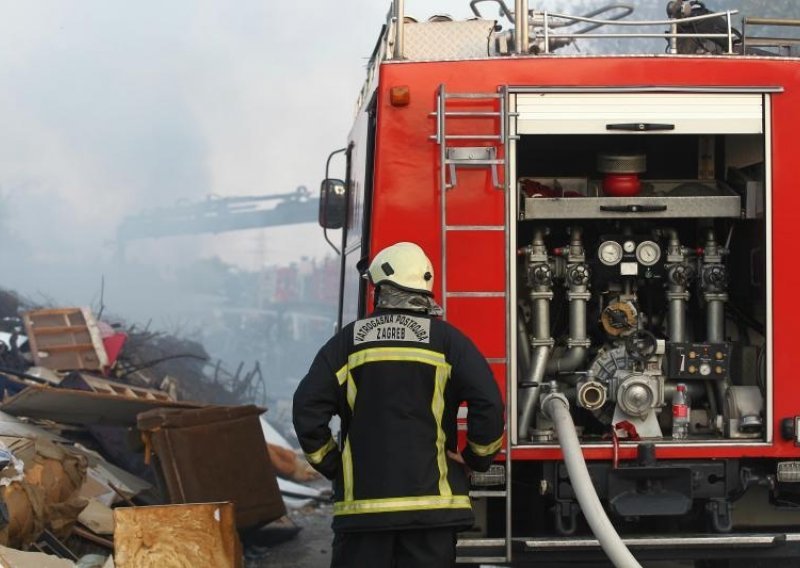 Nastavlja se pošast paljenja kontejnera za smeće u Splitu