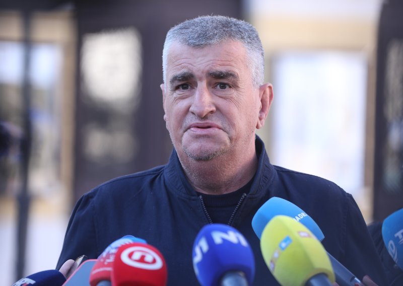 Bulj: 'Kandidati troše stotine tisuća eura, a 700.000 umirovljenika je na rubu gladi'