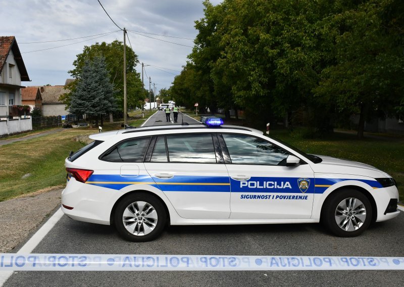 Pješak smrtno sradao nakon što je na njega naletio auto: Policija traži svjedoke nesreće