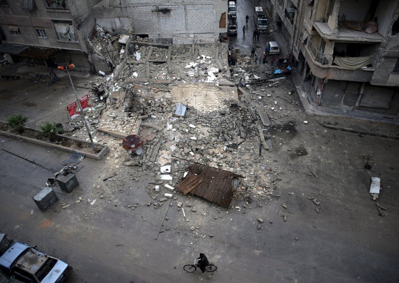 Najmanje 28 civila poginulo u bombardiranju Asadovih snaga