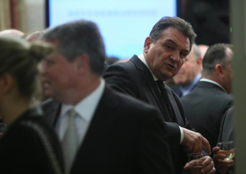 Državni vrh već slavi pobjedu!