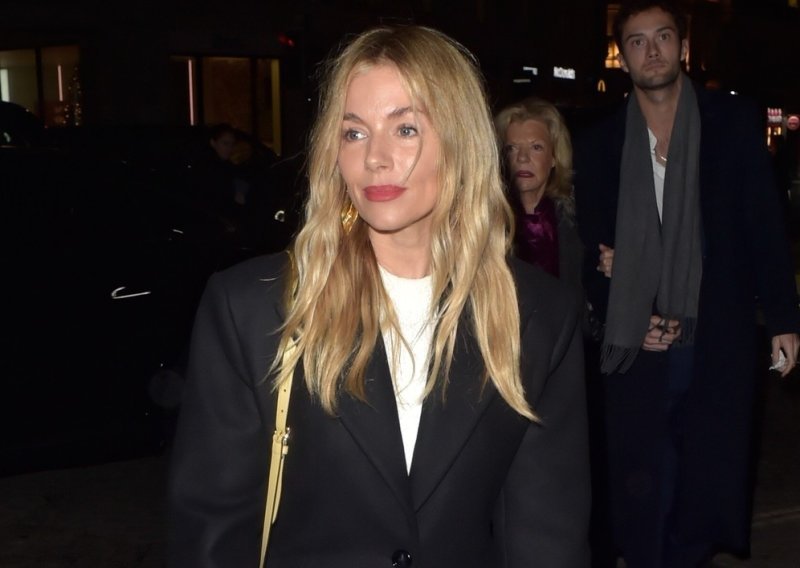 Sve je stalo kada je Sienna Miller u crkvu ušla u bijeloj haljini i hit čizmama