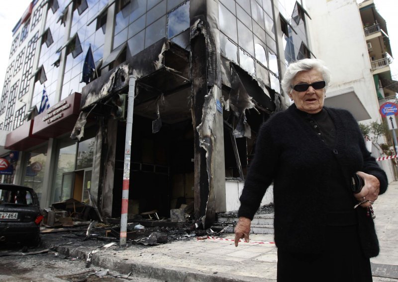 Eksplozija bombe protresla centar Atene