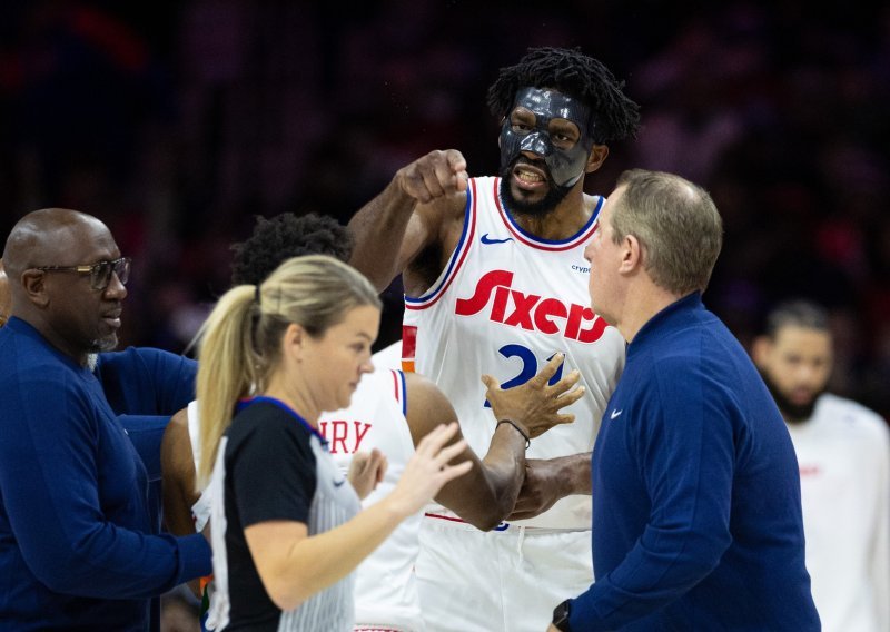 Jedna od najvećih NBA zvijezdi nasrnula na sutkinju u jednoj od najbizarnijih utakmica sezone