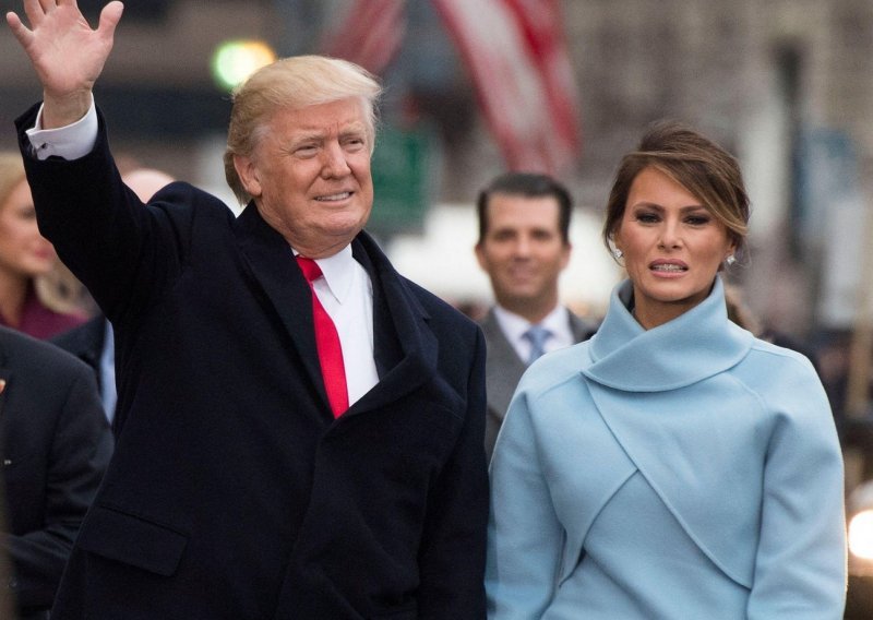 Donald Trump i Melania nikad nisu bili u gorim odnosima: Božićna čestitka sve je otkrila